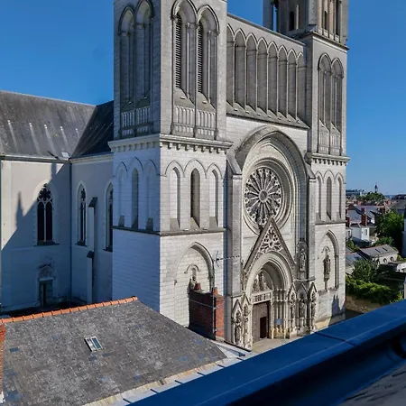 Apartman Face Eglise Saint Joseph Angers- 2 Personnes Angers