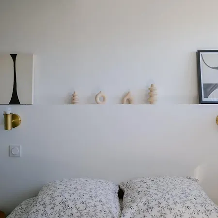 Appartement Face Eglise Saint Joseph Angers- 2 Personnes *